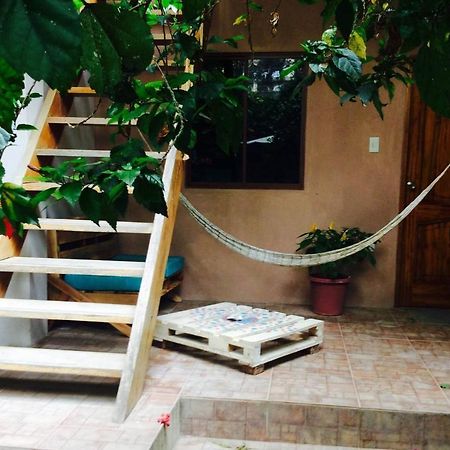 Hostal Moai Montanita Luaran gambar