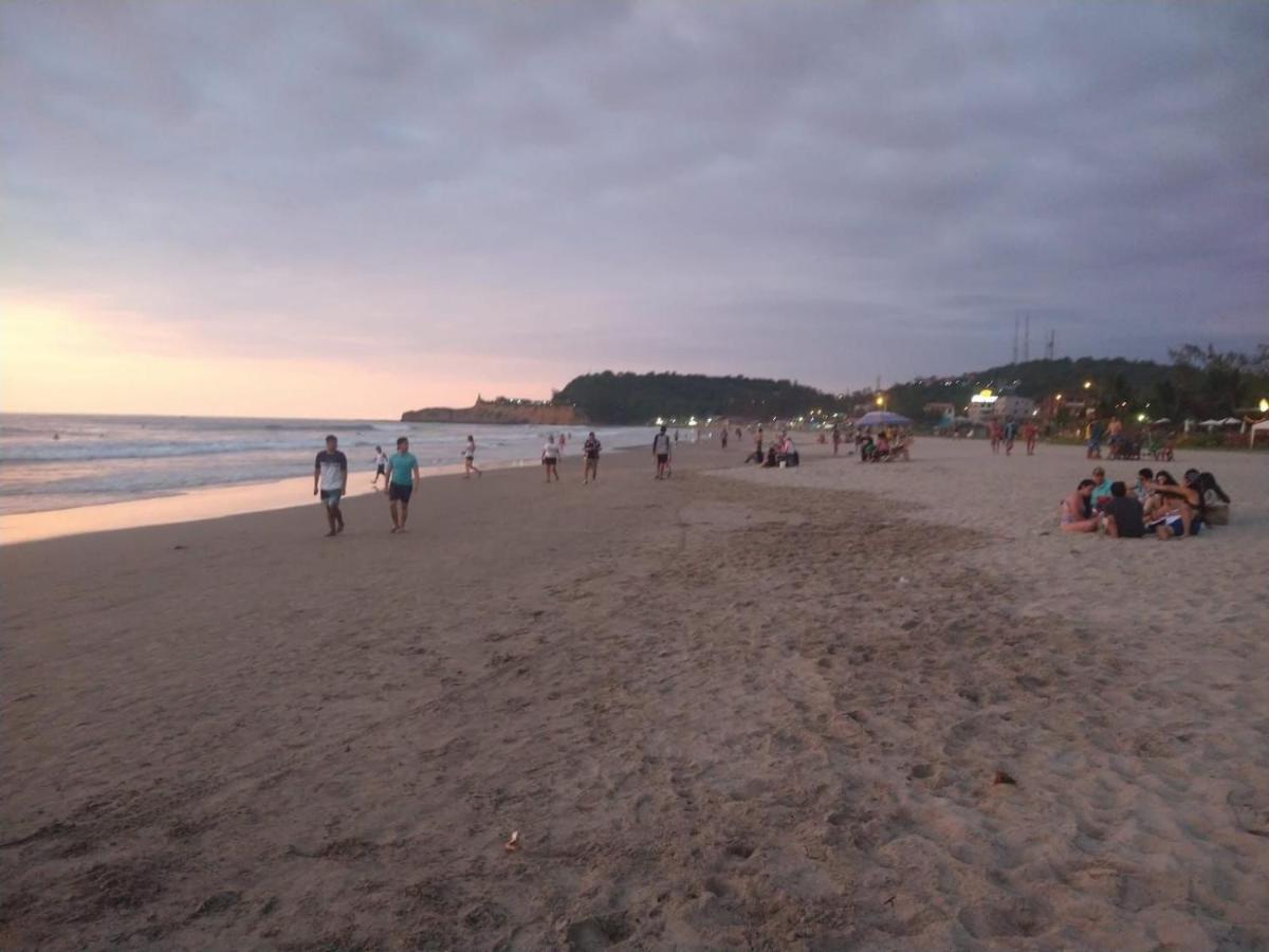 Hostal Moai Montanita Luaran gambar