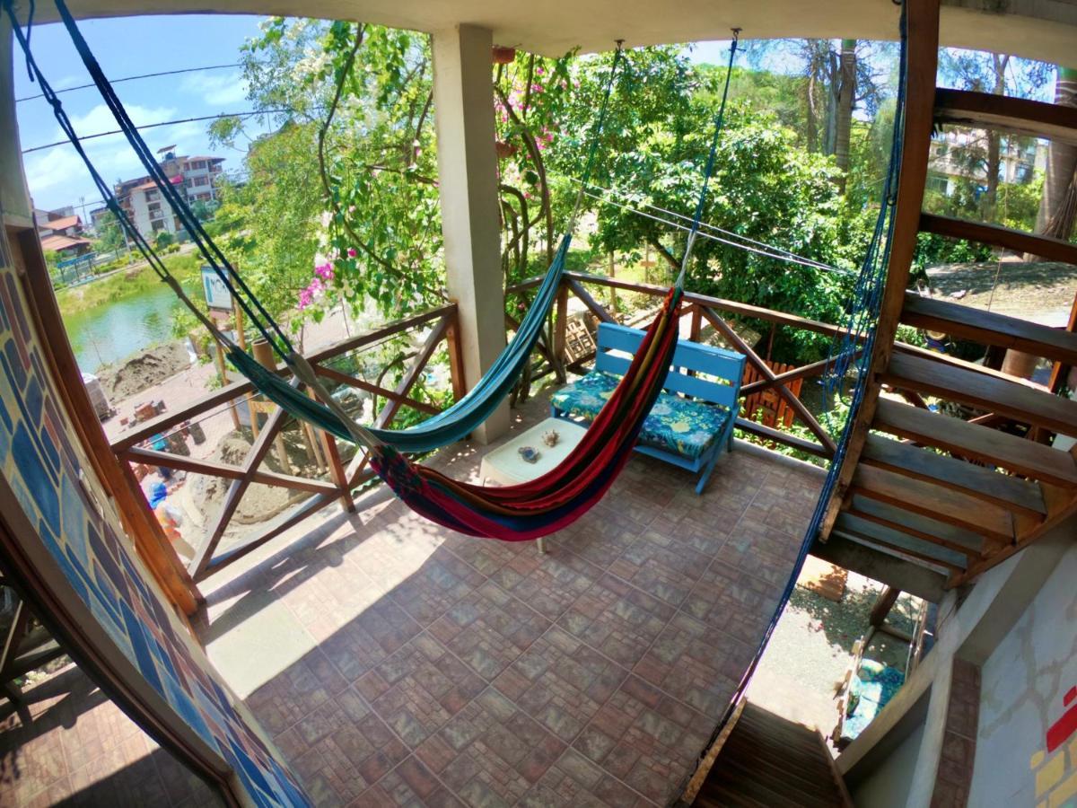 Hostal Moai Montanita Luaran gambar