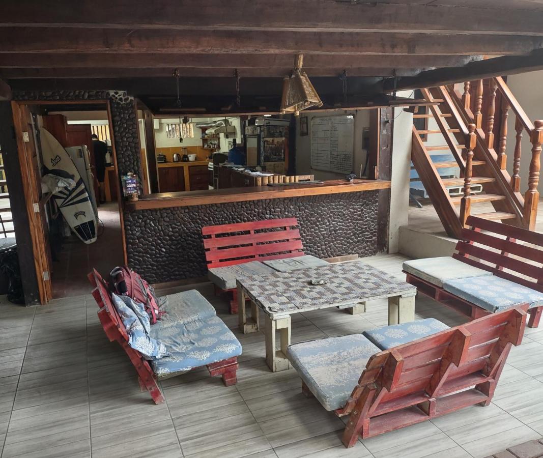 Hostal Moai Montanita Luaran gambar