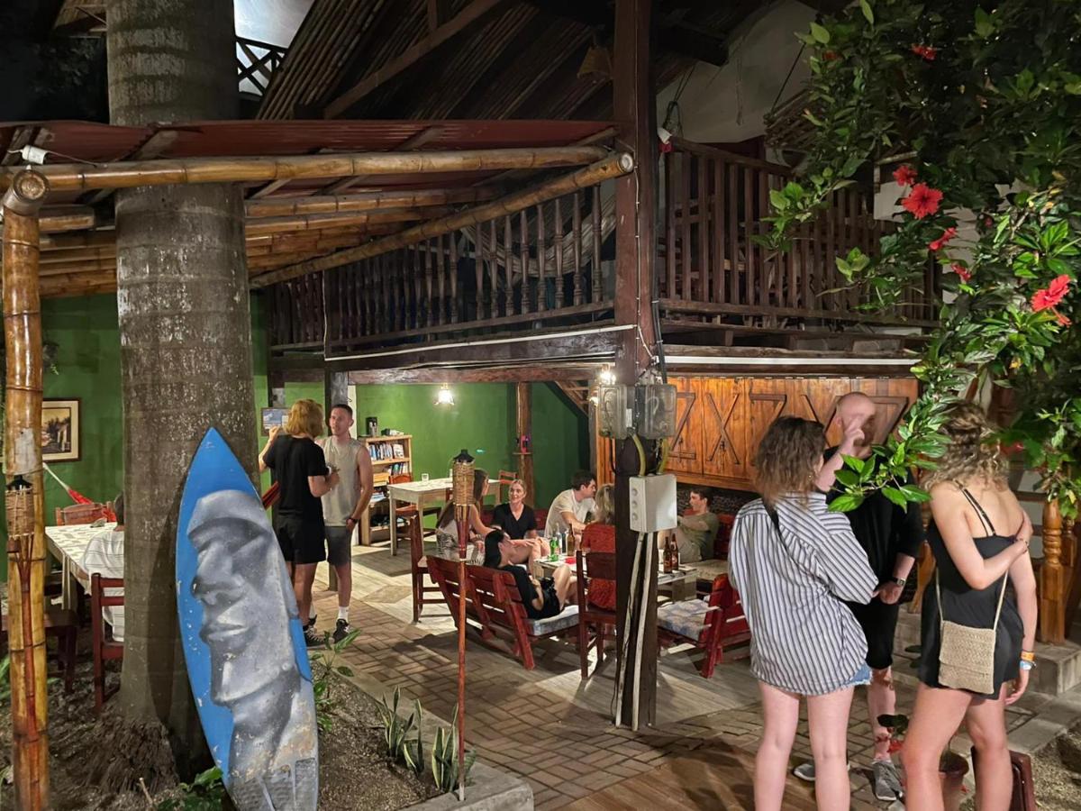Hostal Moai Montanita Luaran gambar