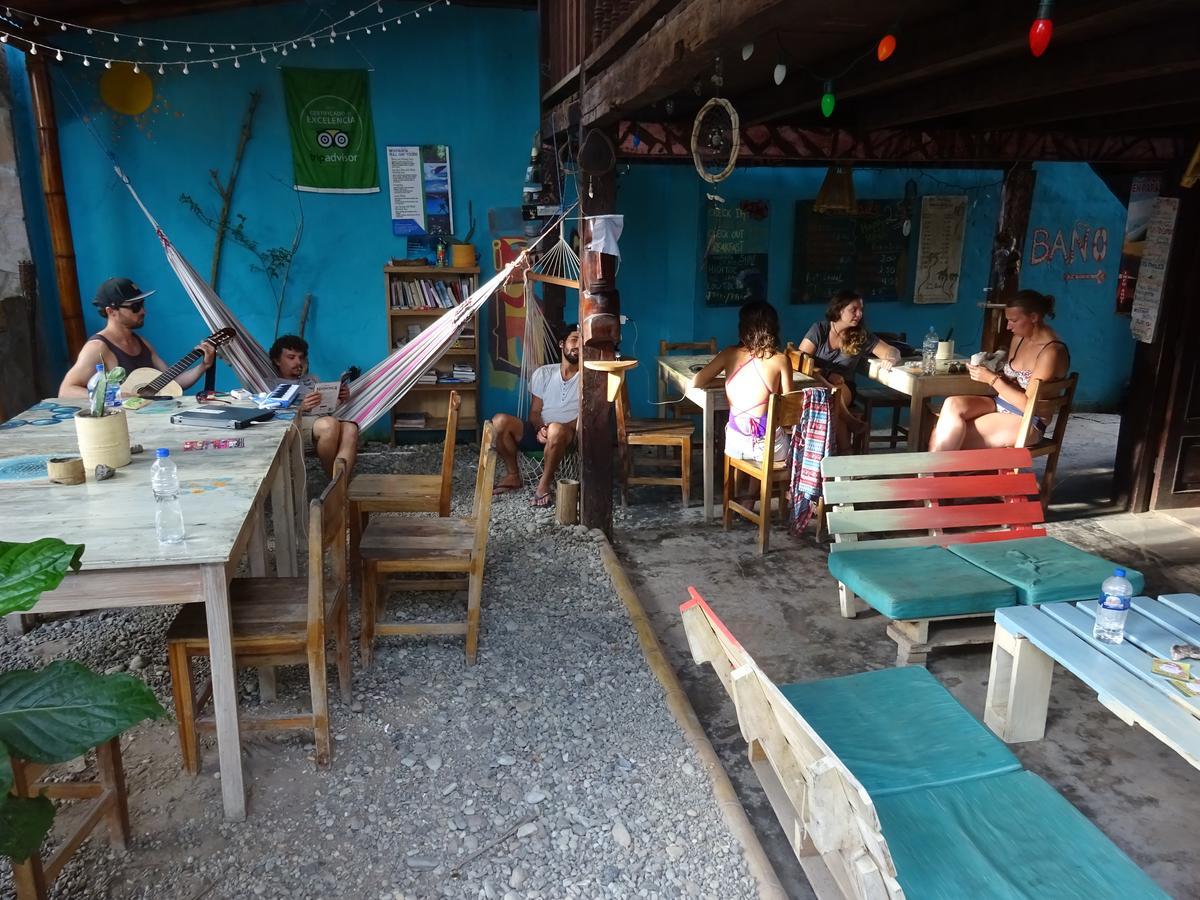Hostal Moai Montanita Luaran gambar