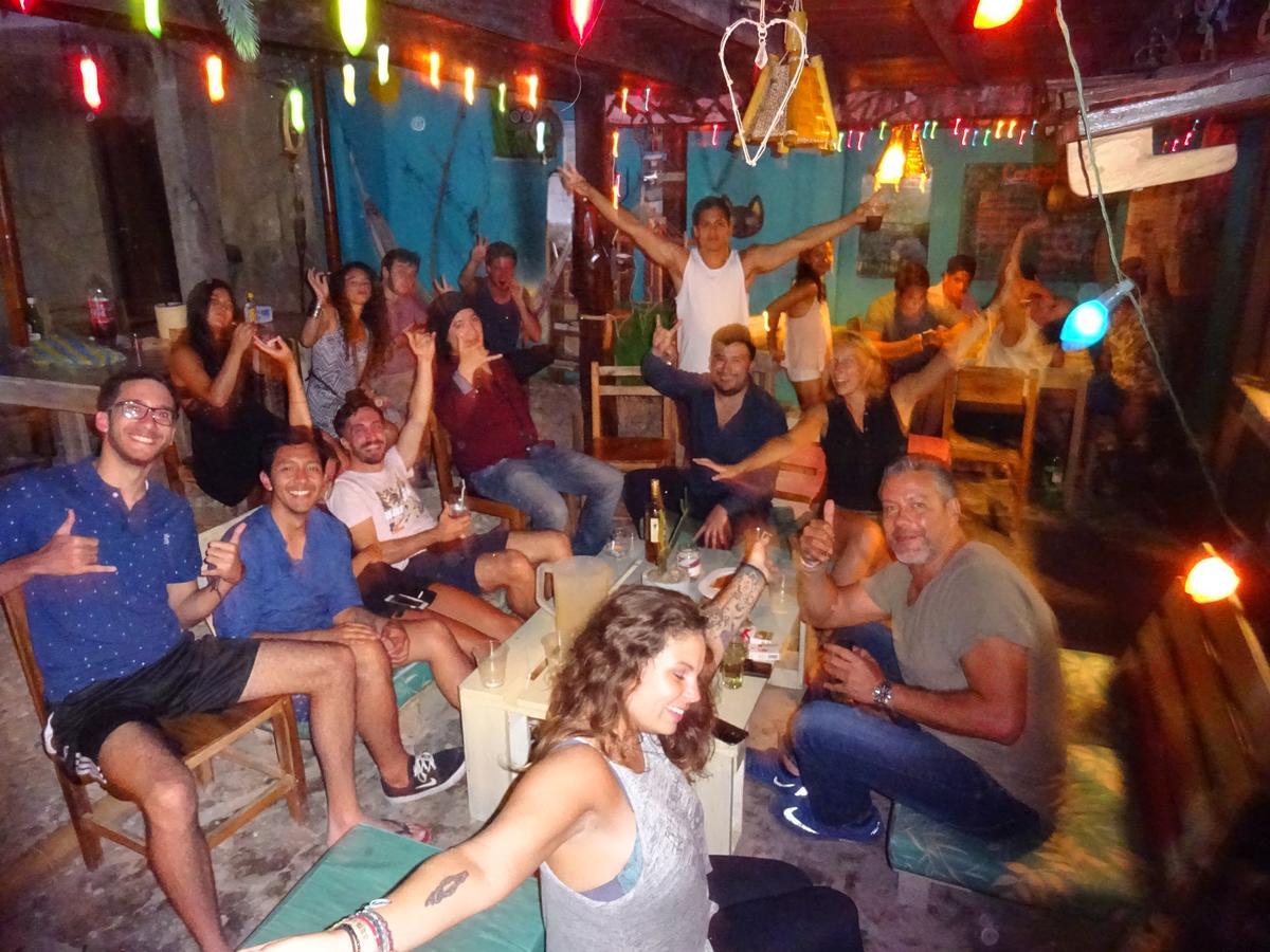 Hostal Moai Montanita Luaran gambar